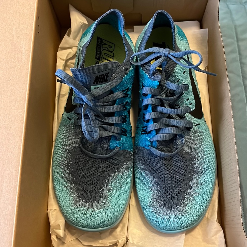 Nike FREE RN FLYKIT